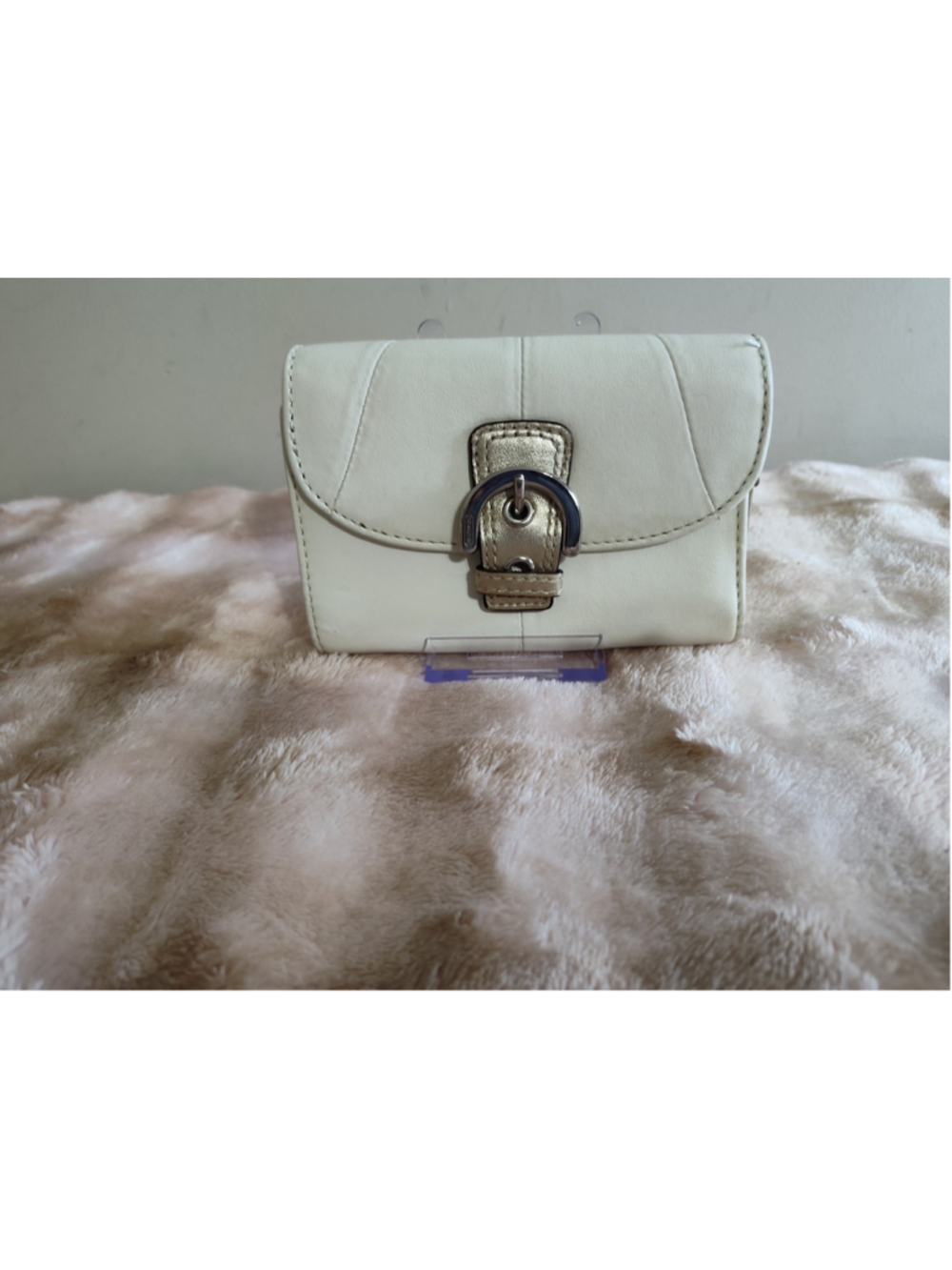 Women's Coach Leather Wallet One Size Ivory and Gold